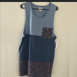 Men’s VANS sleeveless shirt.